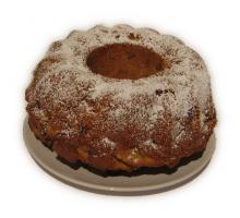 Gugelhupf mit Puderzucker