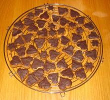 Nougatplätzchen mit Schokolglasur