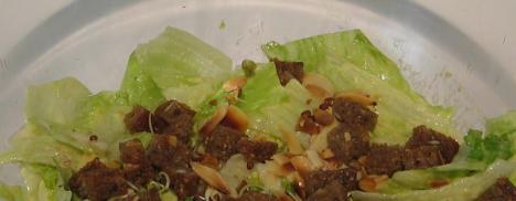 Salat mit Birne und Sprossen